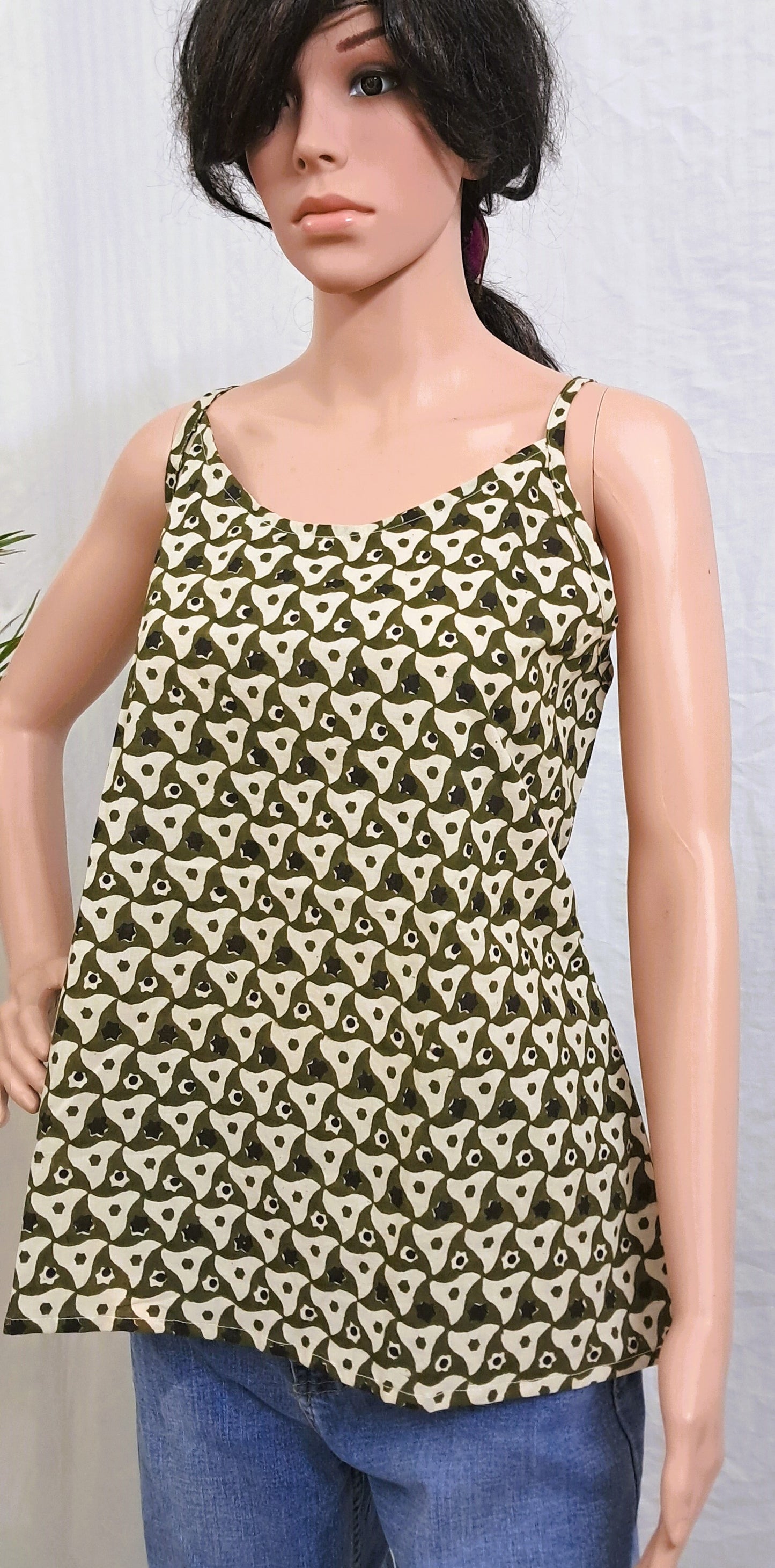 Green Cotton Sleeveless Short Kurti