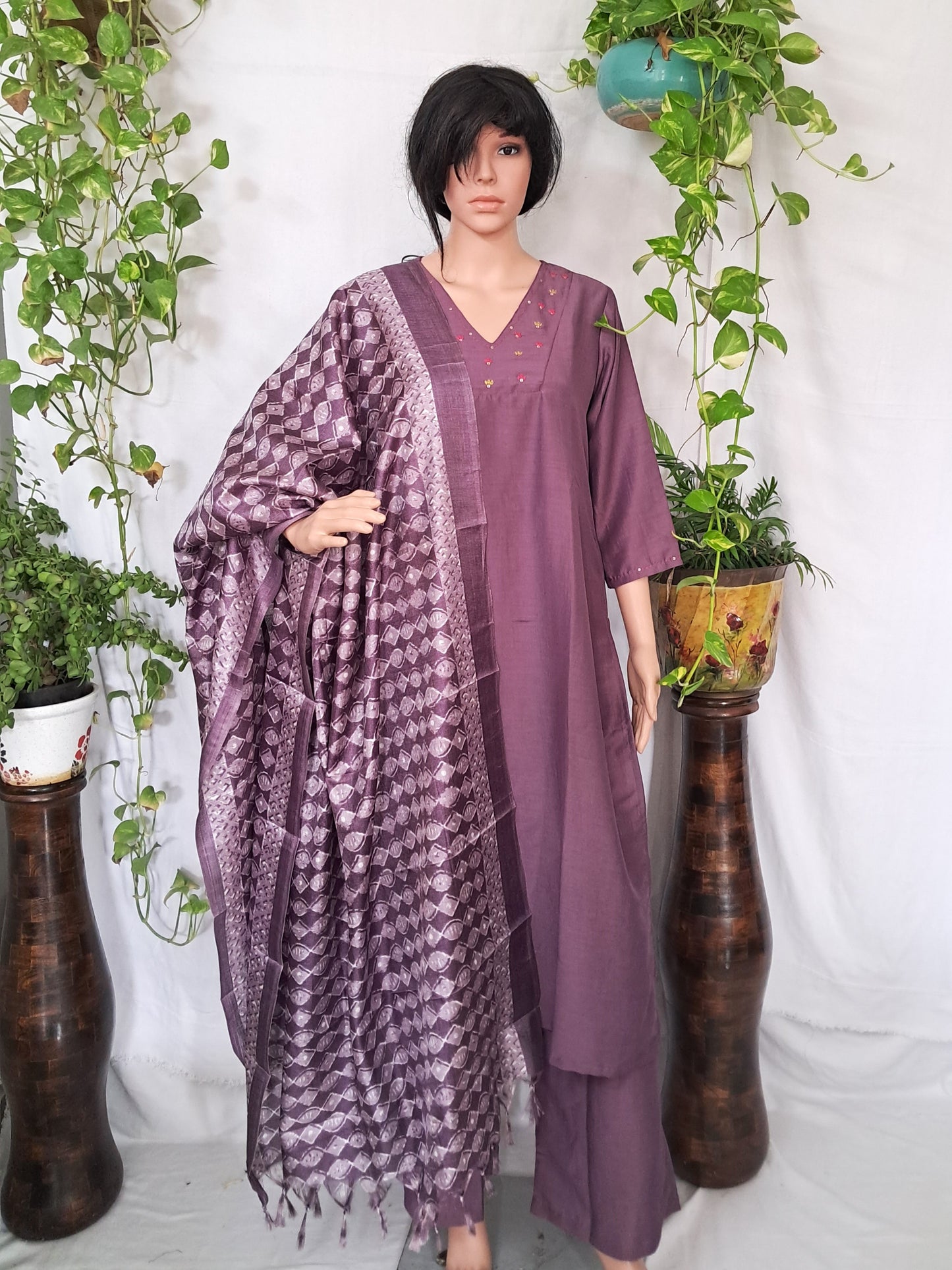 Lilak Embroidered Premium Chinon Silk Kurta Sets