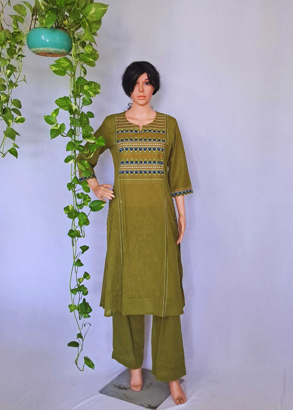 Green Embroidered Cotton Kurta Pants Sets