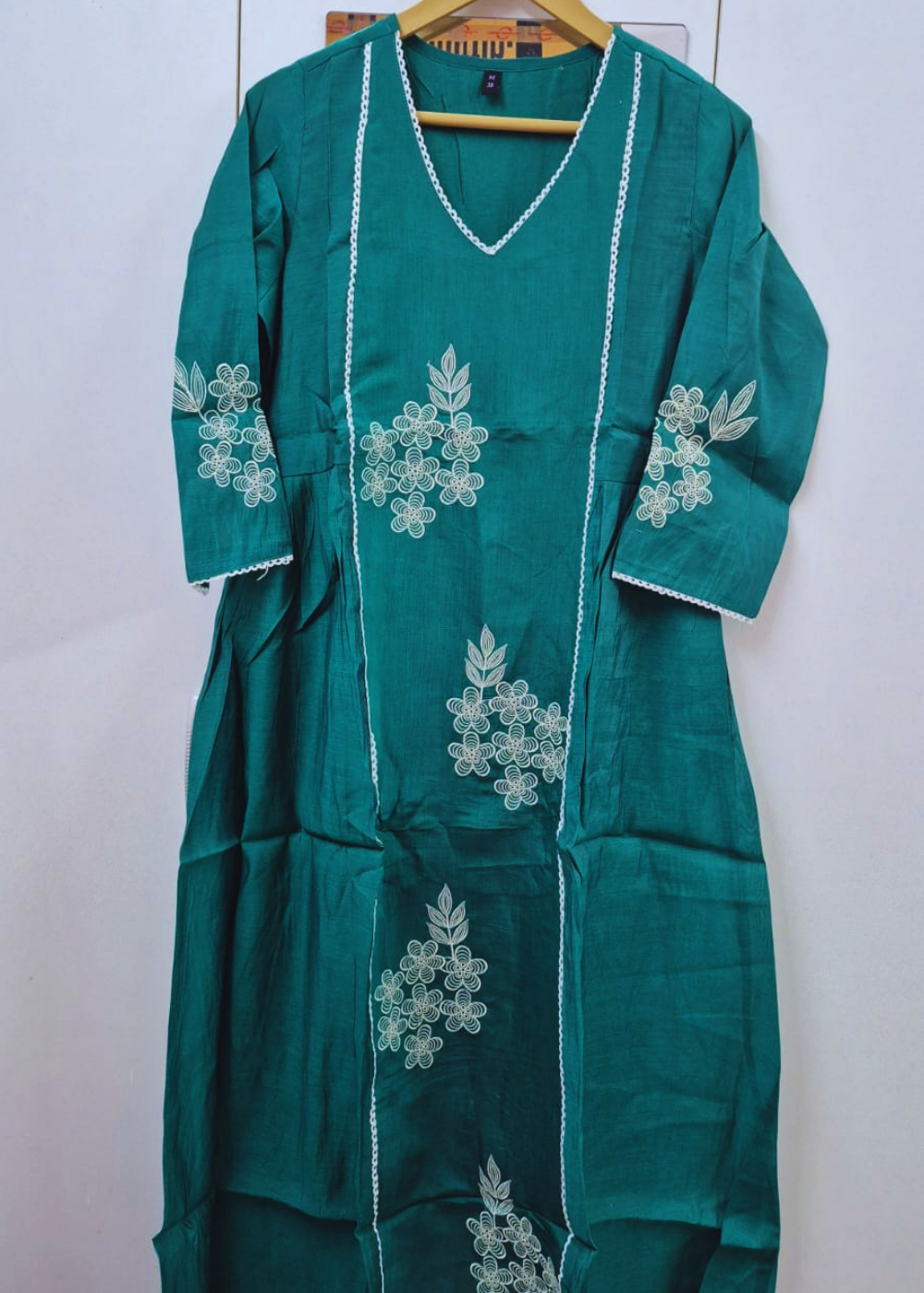 Aarya Mul Chanderi Kurta, Pants & Dupatta Set